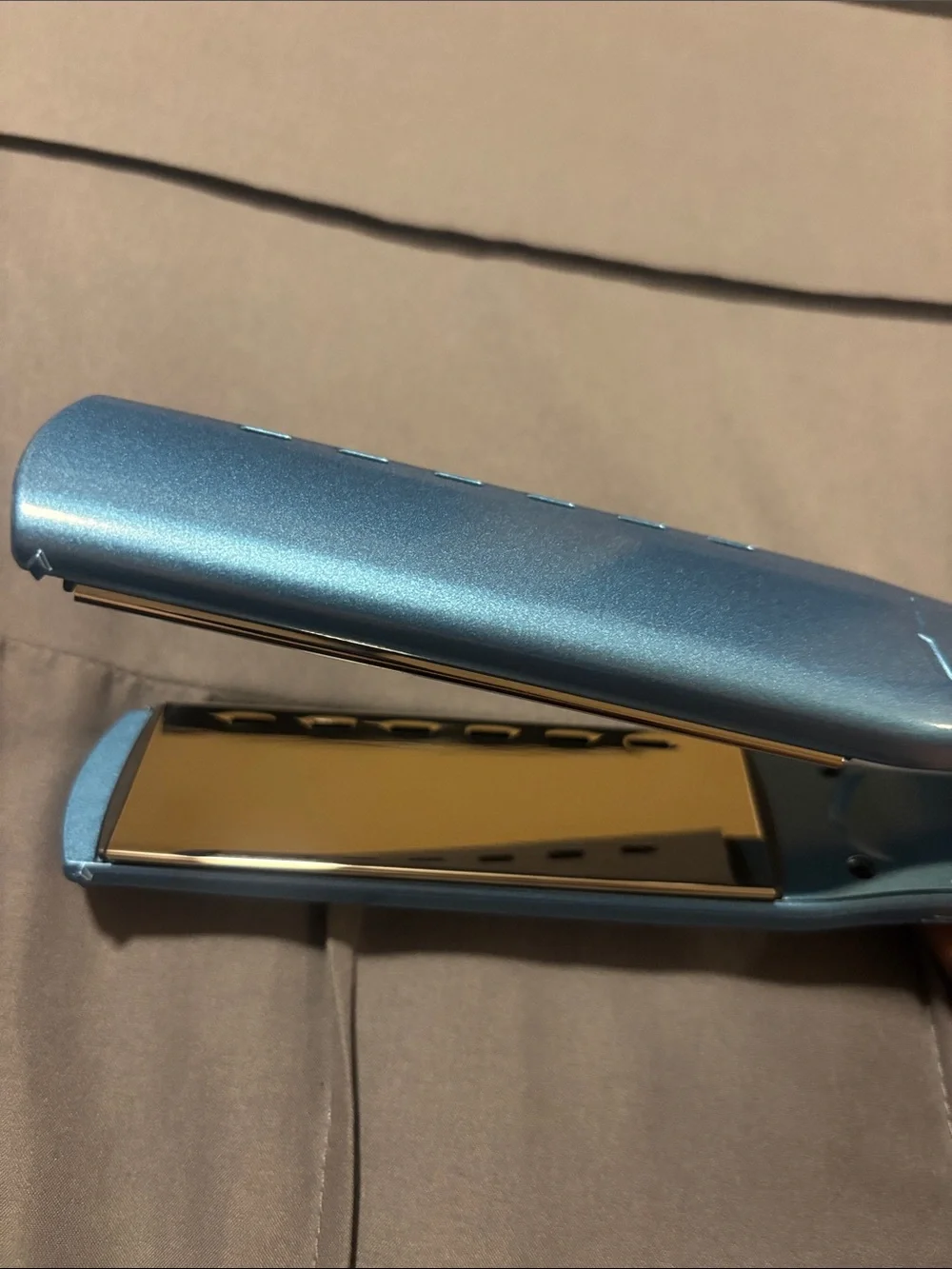 BaByliss Pro Nano Titanium hair straightener